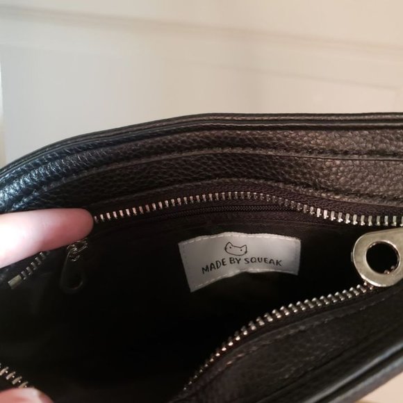 Enamel Pin display cat purse - Picture 2 of 6